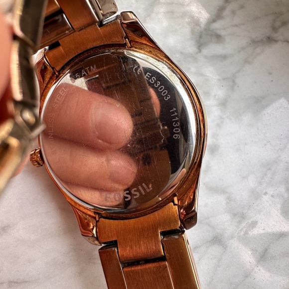 Women’s FOSSIL Watch - Picture 4 of 7